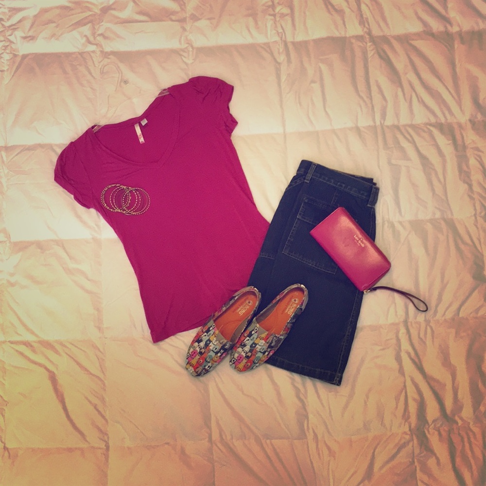 V-neck Tee